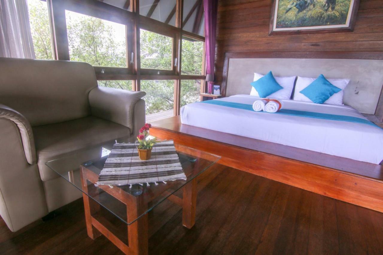 Beejay Bakau Resort Проболинго Екстериор снимка
