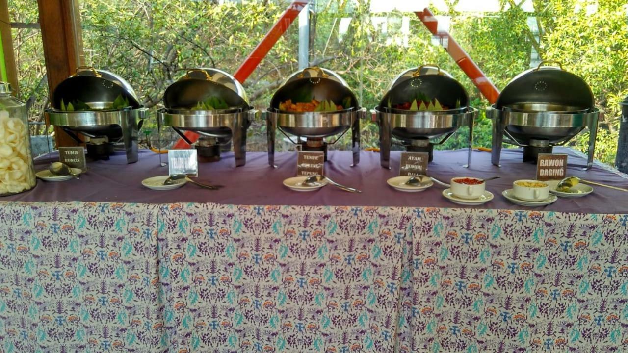 Beejay Bakau Resort Проболинго Екстериор снимка